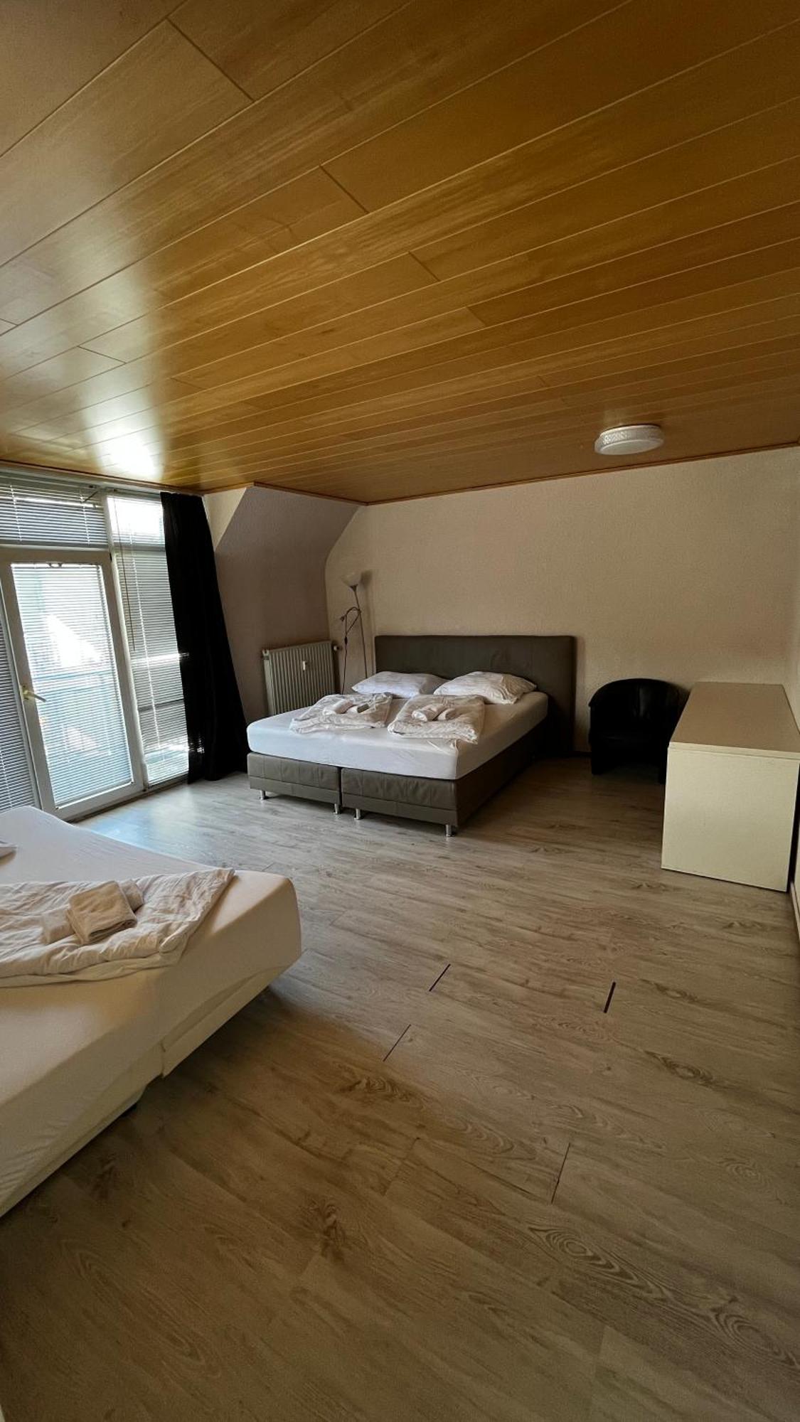 1 * Kaiserslautern